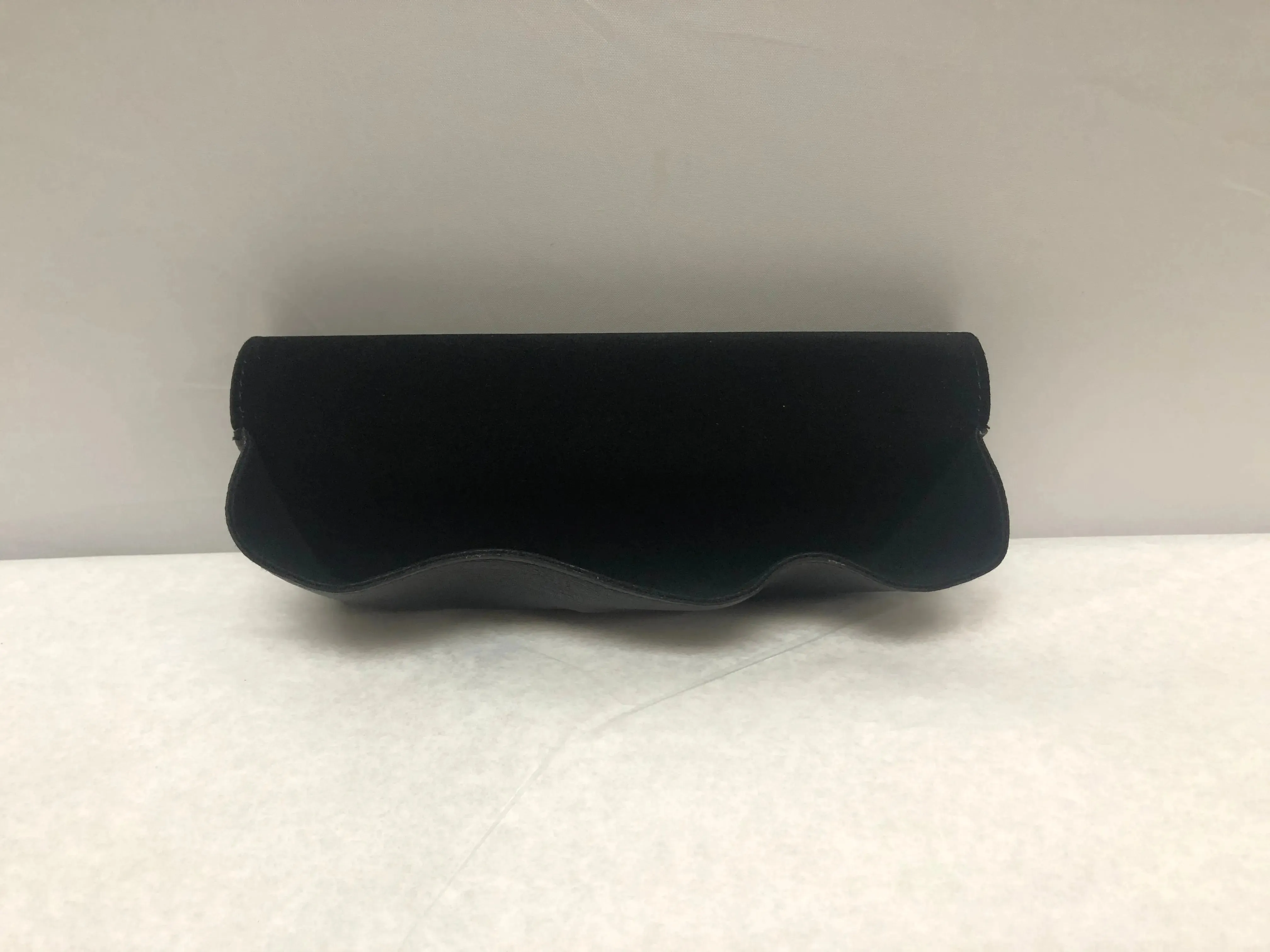 Kenneth Cole Optical Eyeglasses Semi-Hard Case | KMOPT-32